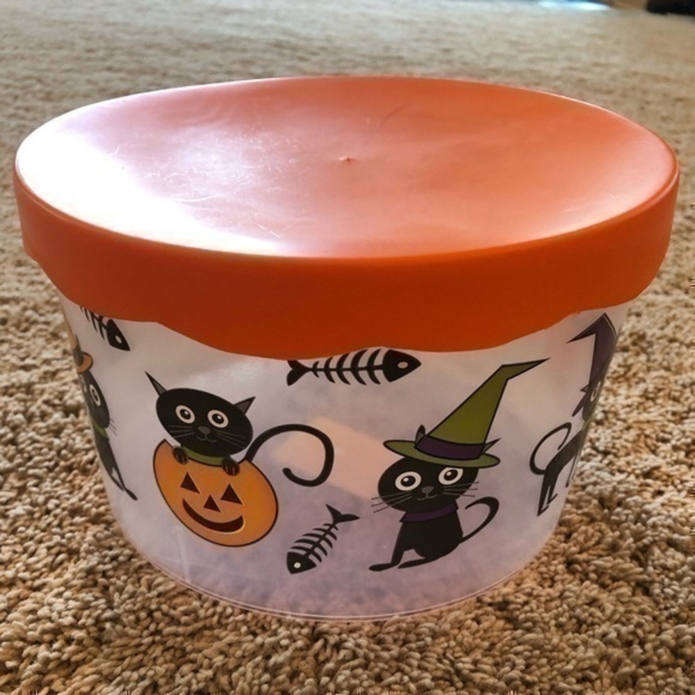 Halloween cookie/candy Bucket